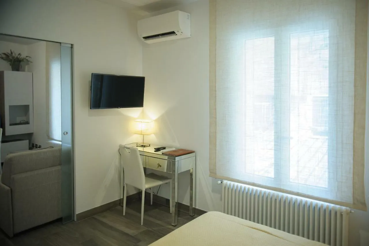 Andrea Luxury Apartments - D'Azeglio Bologna